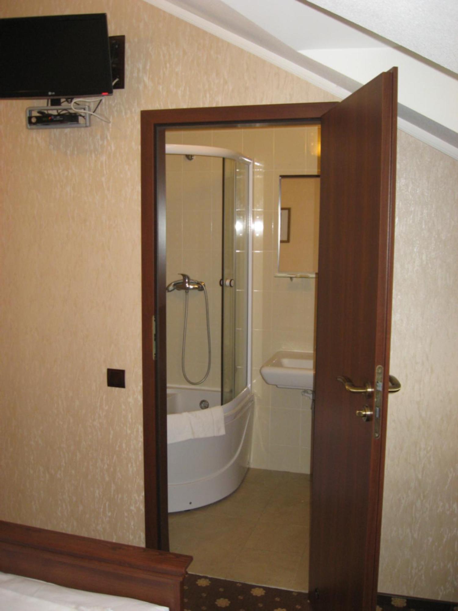 Shato Paradis Hotel 이르핀 객실 사진
