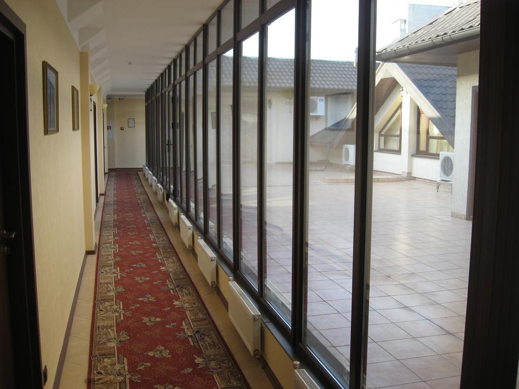 Shato Paradis Hotel 이르핀 외부 사진
